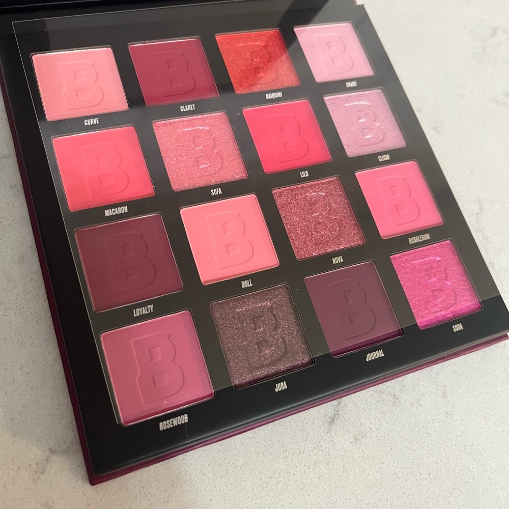 By Beauty Bay Berries 16 colour Palette